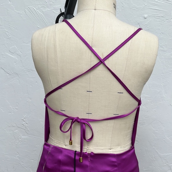 Silky maxi dress high slit in a beautiful magenta color - Picture 2 of 3